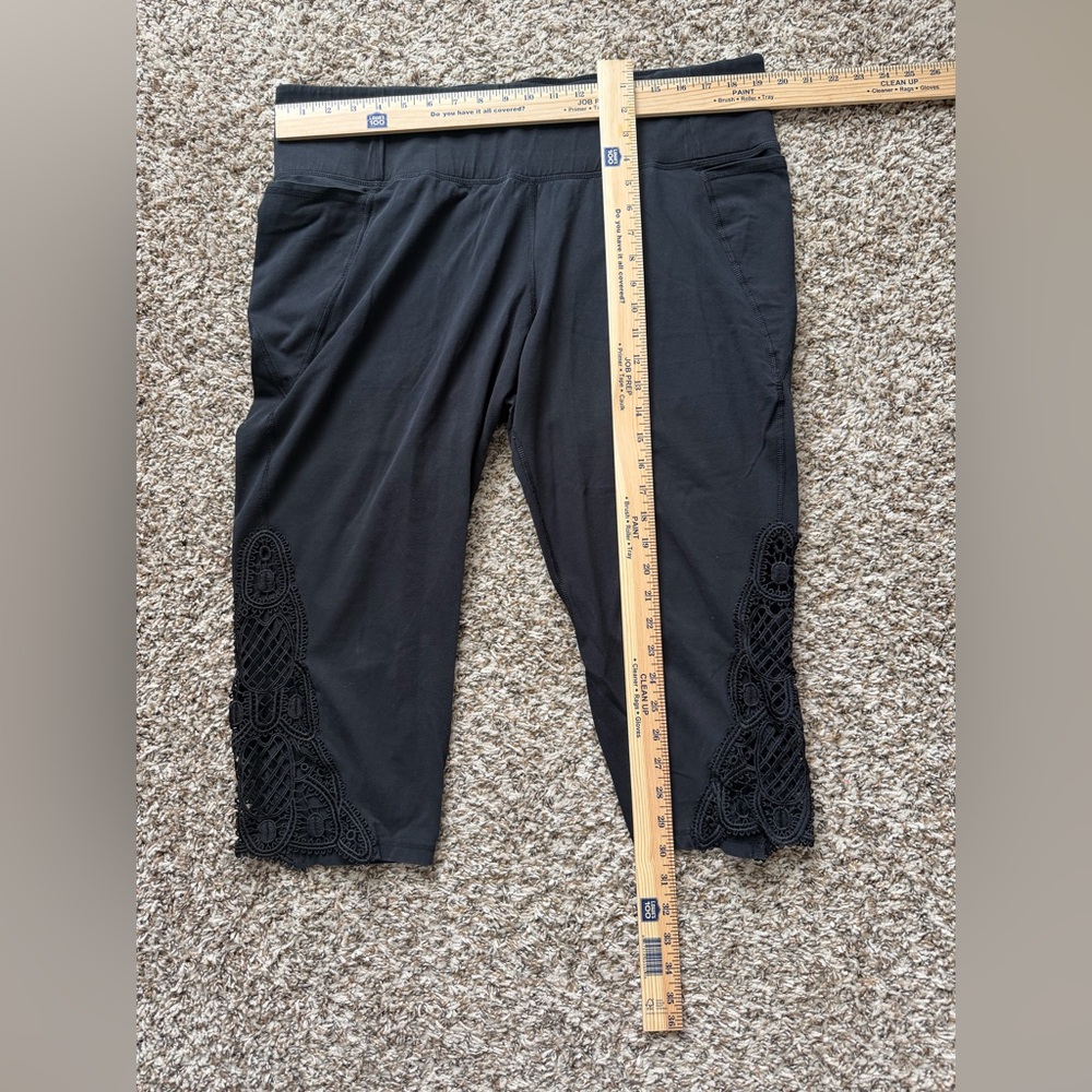 Livi Active Black Capri Leggings with Lace Sides Size 22/24 - Picture 5 of 8